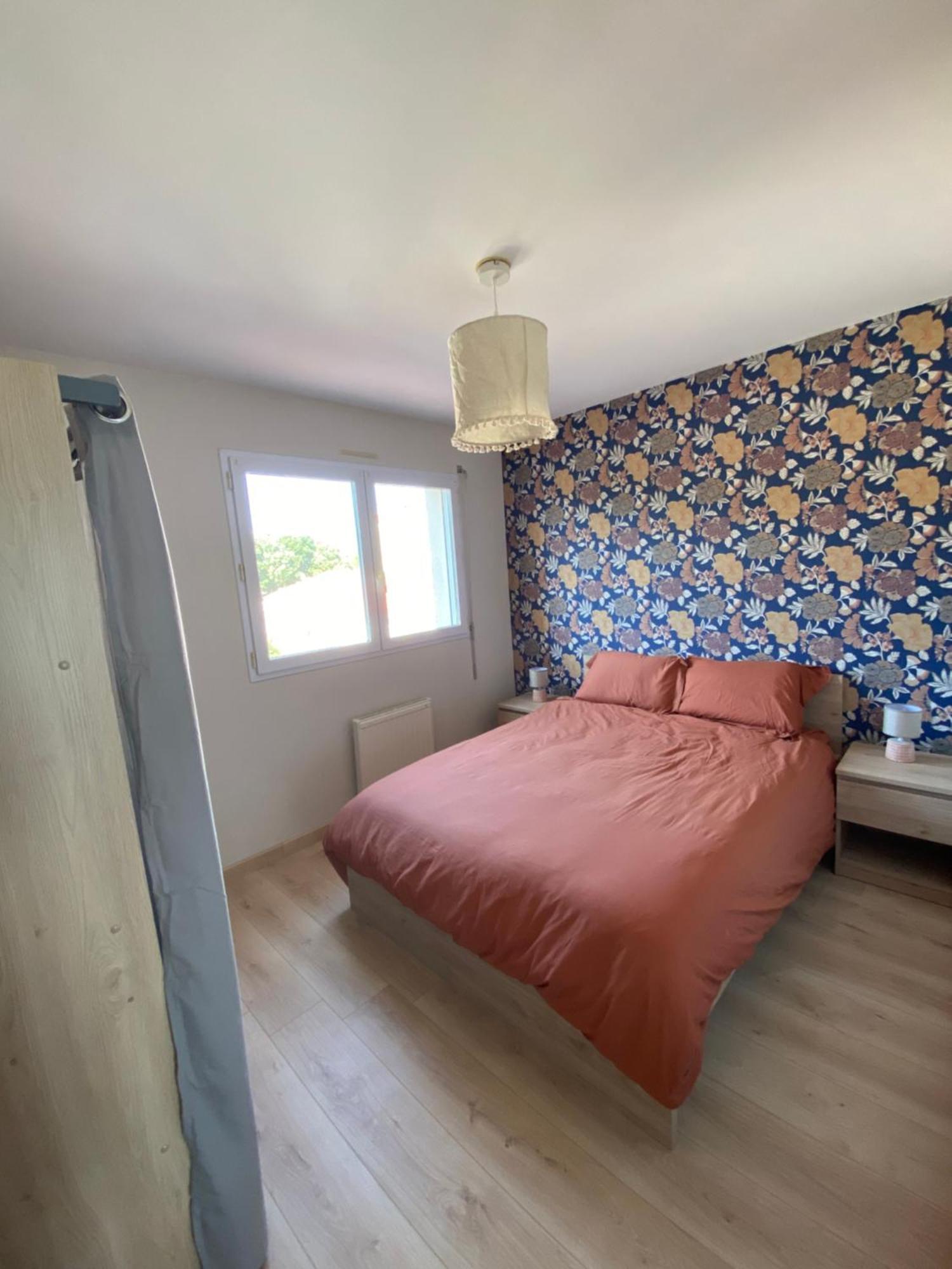 Appartement Vue Sur Mer Et Le Port Jard-sur-Mer Exteriör bild